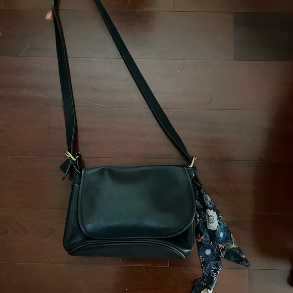 Coach Handbags - Vintaged Coach leather purse, great used condition
